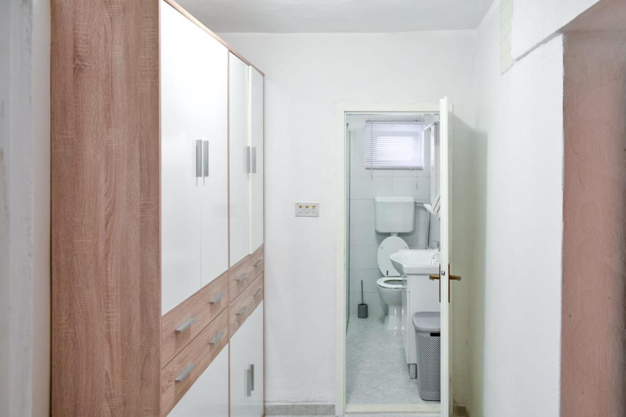 Apartman Karmen Leilighet Kaštela Eksteriør bilde