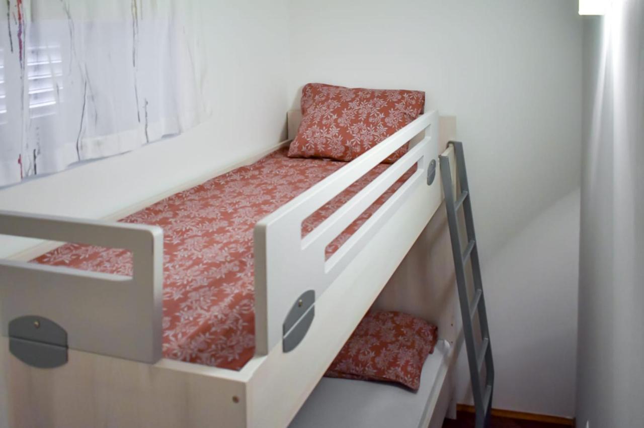 Apartman Karmen Leilighet Kaštela Eksteriør bilde